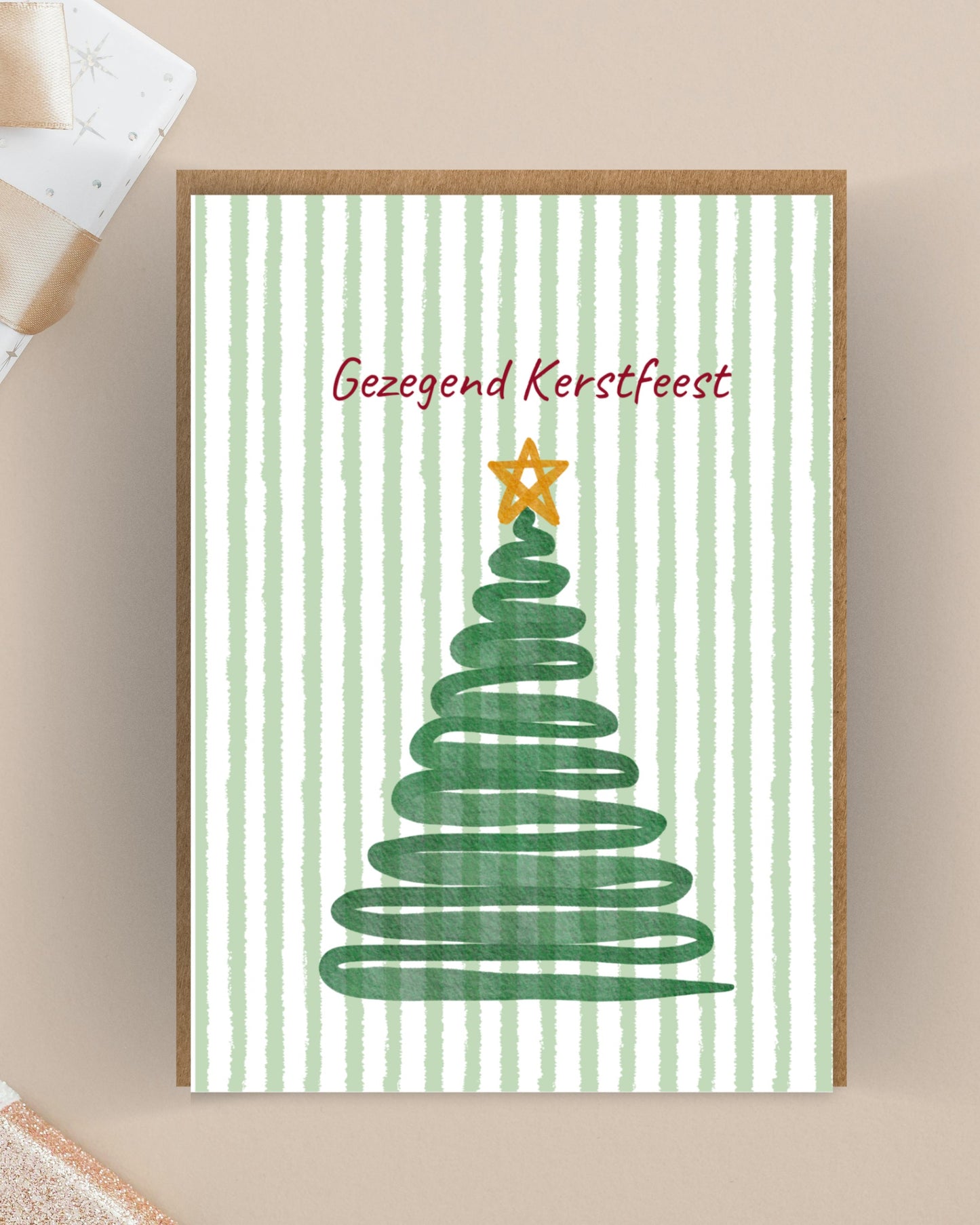 Christelijke kerstkaart Gezegend Kerstfeest met kerstboom